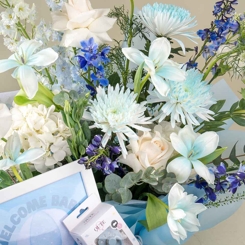 19-piece - Baby Boy Keepsake Basket with Bouquet