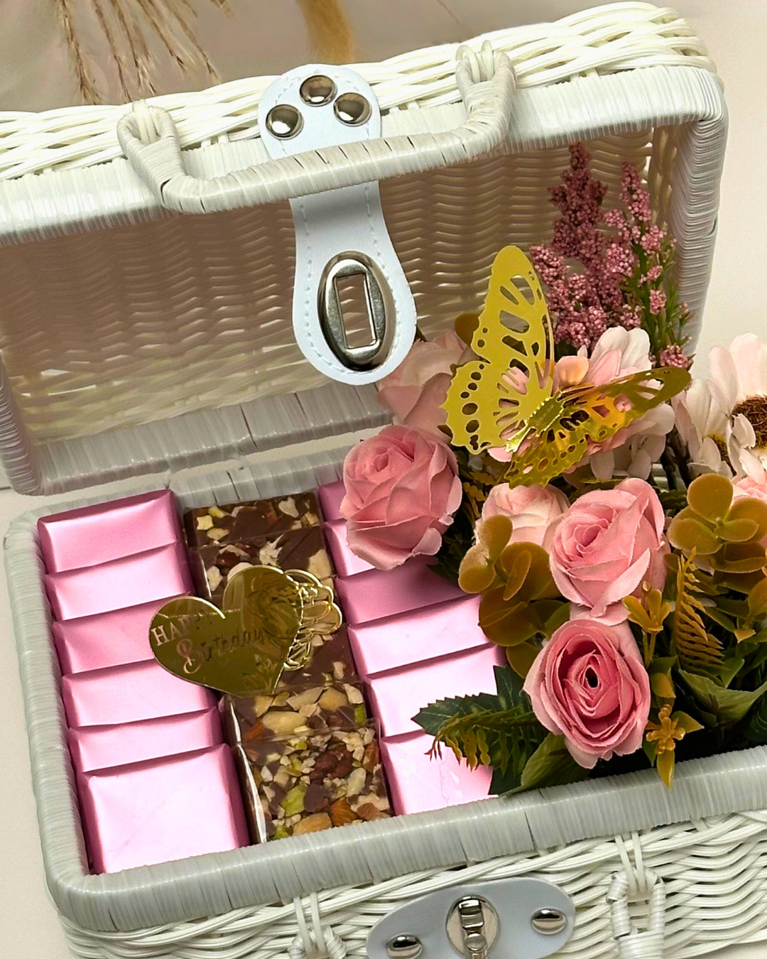 Qute Royale - Luxury Belgian Chocolate - Happy Birthday - White