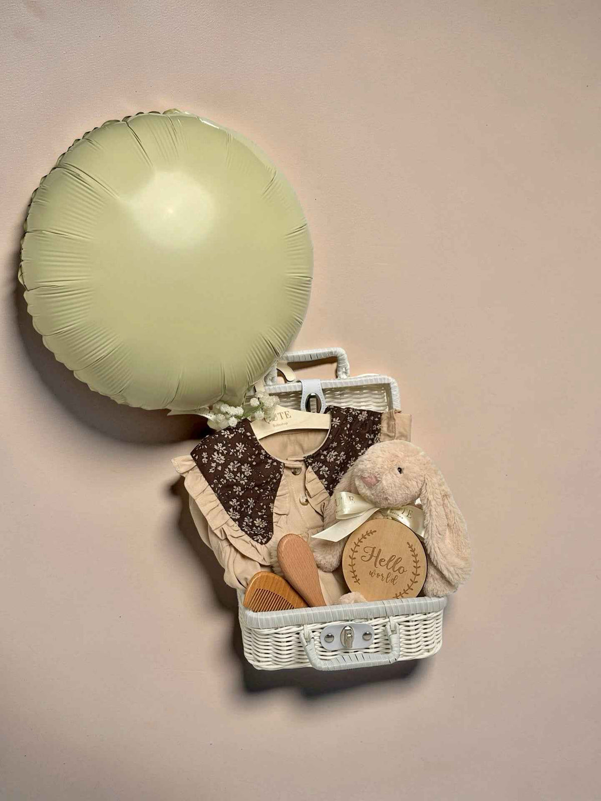 Little Ivory Newborn Baby Gift Set