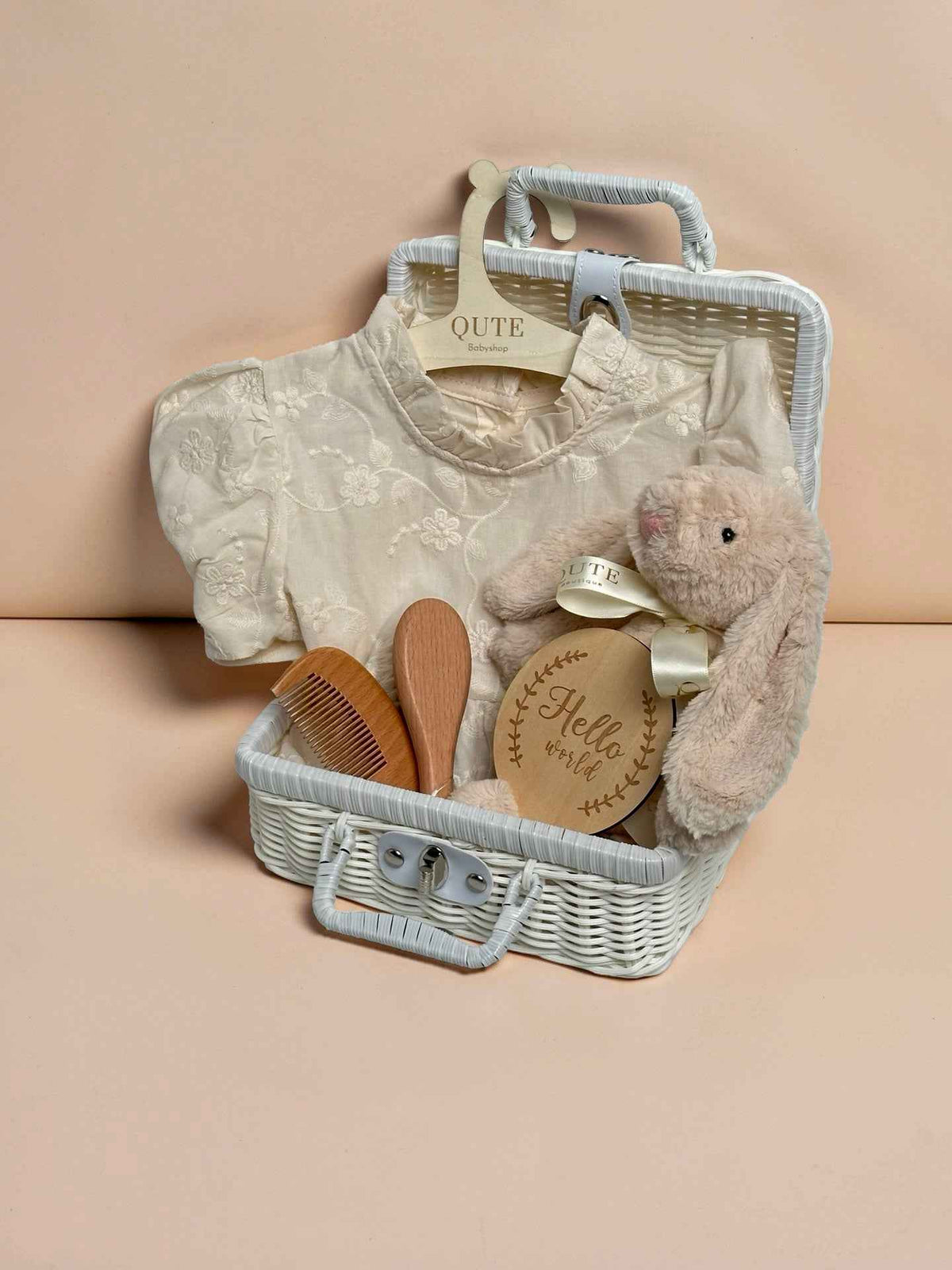 The Little Ivory Elegance - Luxury Baby Girl Gift Set