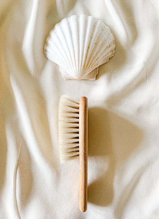 The Advantages of Wooden Baby Hair Brushes with Goat Hair: A Natural and Gentle Choice