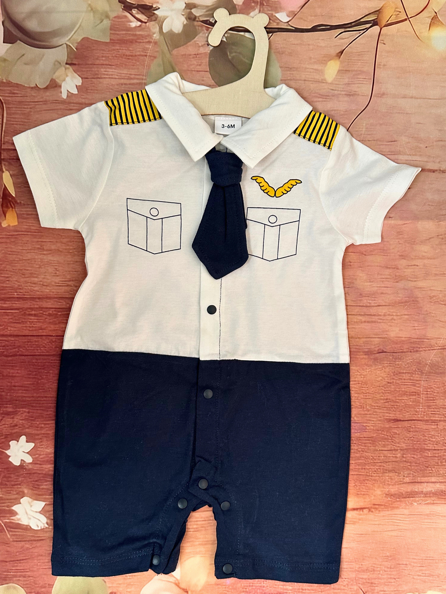 4-piece - Themed Baby Gift Set - Baby Pilot