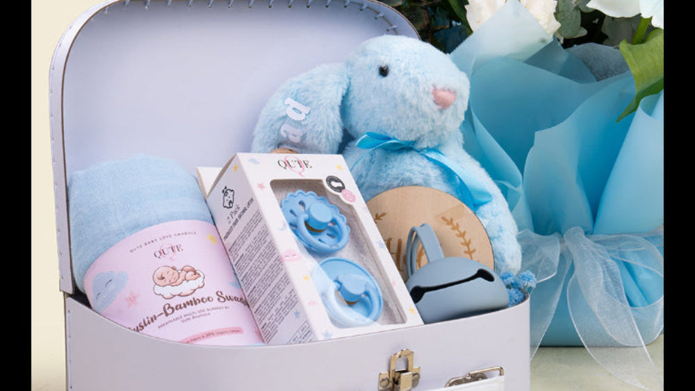 8-pieces-Little beginnings- Sweet dream essentials with Bouquet - Blue