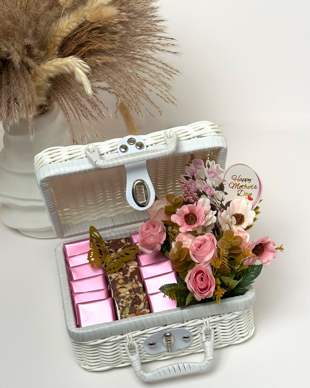 Qute Royale - Luxury Premium Belgian Chocolate - Happy Mother's day- White