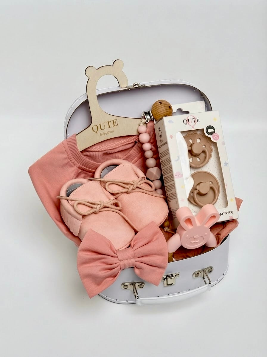 The Daisy Keepsake Suitcase Gift Set (3-6 Months) - Dusty Pink | Newborn Baby Girl Hamper