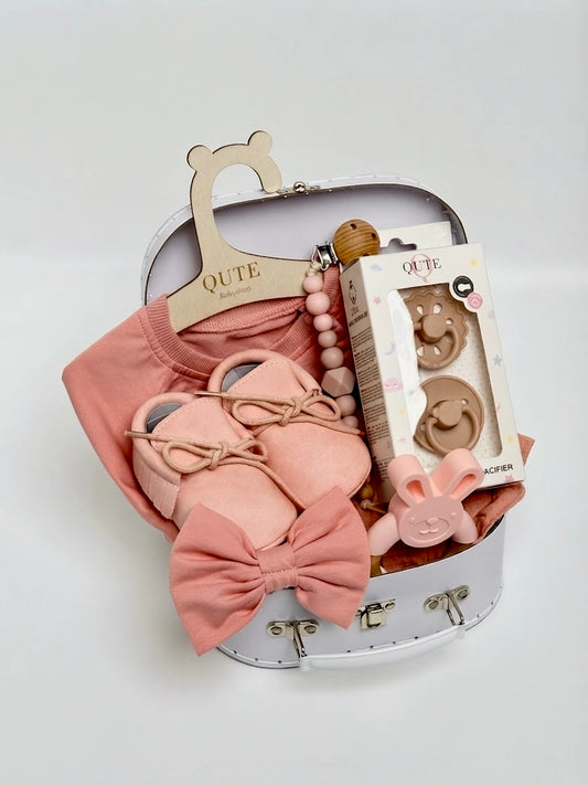 The Daisy Keepsake Suitcase Gift Set (3-6 Months) - Dusty Pink | Newborn Baby Girl Hamper